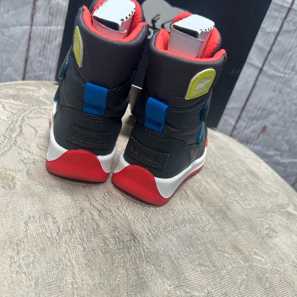 new SOREL Toddler Whitney 11 Strap WP Boys Winter boots Sz 6 - Picture 2 of 7